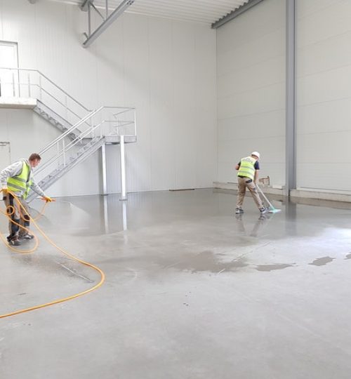 construction-workers-in-safety-reflective-vests-3681787 (3)